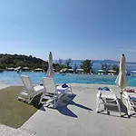 Sea House Pool & Jacuzzi - Privilege Point & * Selce