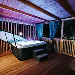 Sea House Pool & Jacuzzi - Privilege Point & *
