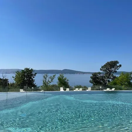 Sea House Pool & Jacuzzi - Privilege Point &