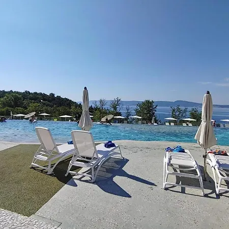 Sea House Shade, Pool & Jacuzzi - Privilege Point & * Selce