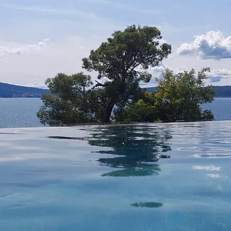 Sea House Pool & Jacuzzi - Privilege Point & Дом отдыха