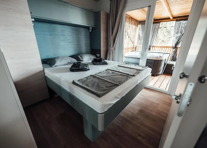 Sea House Pool & Jacuzzi - Privilege Point & Hébergement de vacances Selce